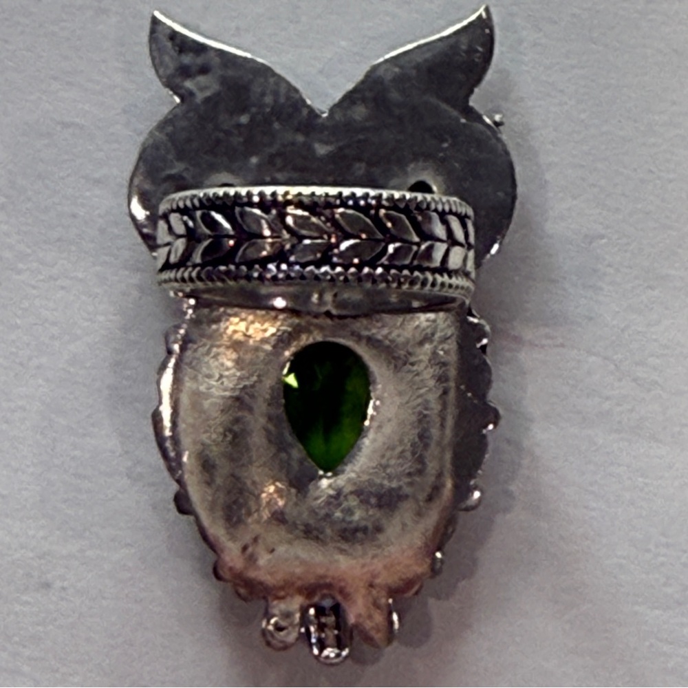🆕 “Wise Glow: Artisan Peridot Owl Ring in Sterling Silver” Size 7 🆕 - Picture 4 of 16